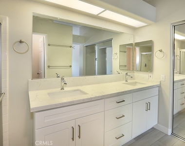 7839 E Viewrim Drive - Photo Thumbnail 24