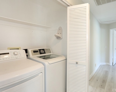 7839 E Viewrim Drive - Photo Thumbnail 17