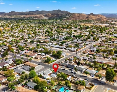 308 W Central - Photo Thumbnail 5