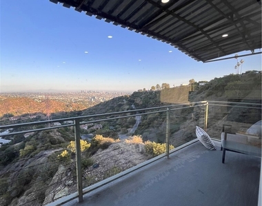 6960 Pacific View Drive - Photo Thumbnail 2