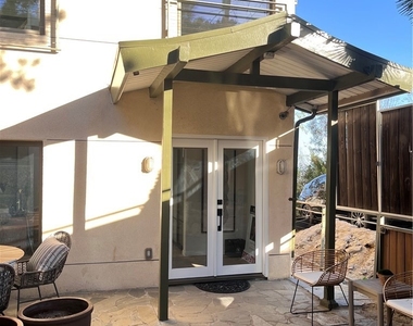 6960 Pacific View Drive - Photo Thumbnail 25
