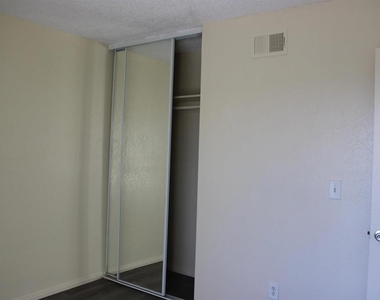 1444 Honeysuckle Lane - Photo Thumbnail 12