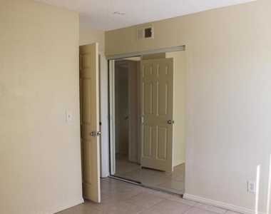 1444 Honeysuckle Lane - Photo Thumbnail 5