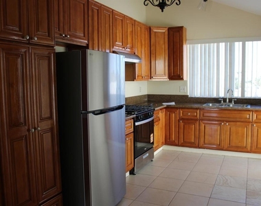 1444 Honeysuckle Lane - Photo Thumbnail 24