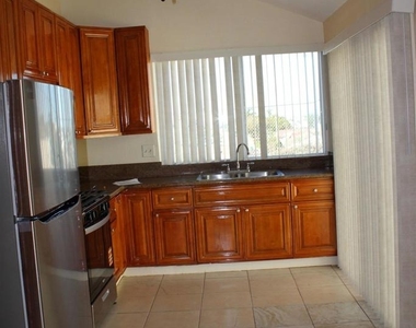 1444 Honeysuckle Lane - Photo Thumbnail 23