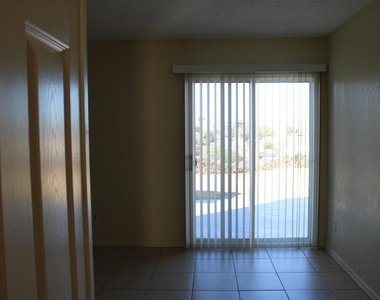1444 Honeysuckle Lane - Photo Thumbnail 9
