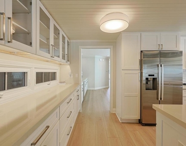 868 A Avenue - Photo Thumbnail 19