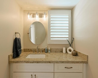 868 A Avenue - Photo Thumbnail 16