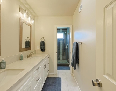 868 A Avenue - Photo Thumbnail 36