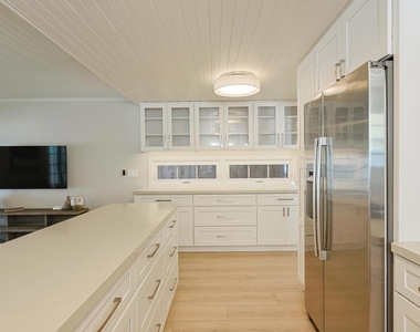 868 A Avenue - Photo Thumbnail 20