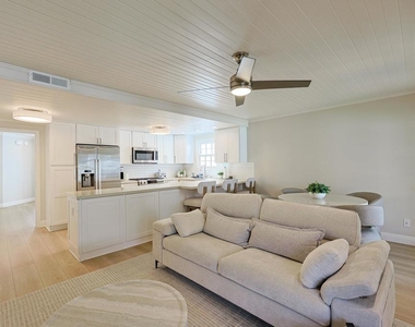 868 A Avenue - Photo Thumbnail 23