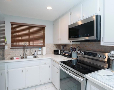 4095 Bonita Road - Photo Thumbnail 2