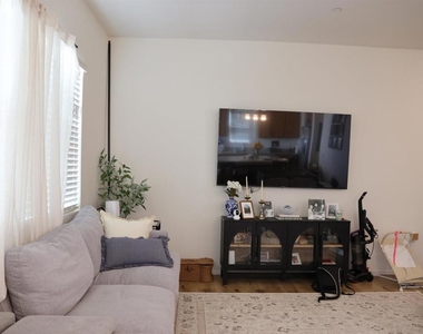 1455 Banahaw Way - Photo Thumbnail 7