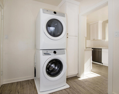 1087 S Los Robles Avenue - Photo Thumbnail 14