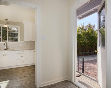 1087 S Los Robles Avenue - Photo Thumbnail 15