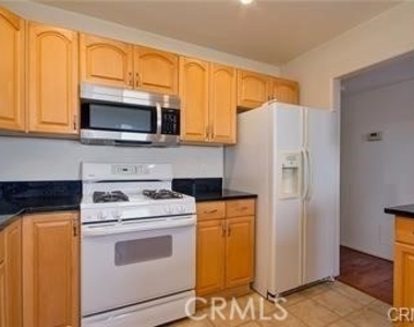 214 Via Robina - Photo Thumbnail 12