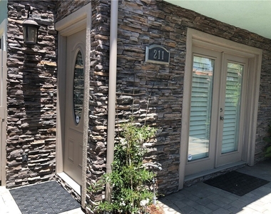 211 7th Street - Photo Thumbnail 3