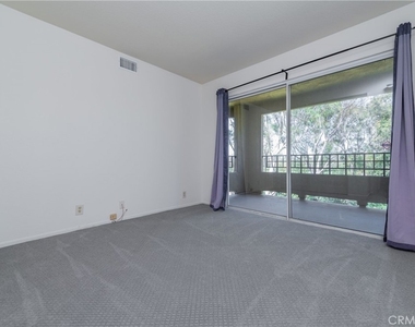 17 Auburn Aisle - Photo Thumbnail 6