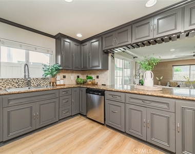 24462 Redlen - Photo Thumbnail 10