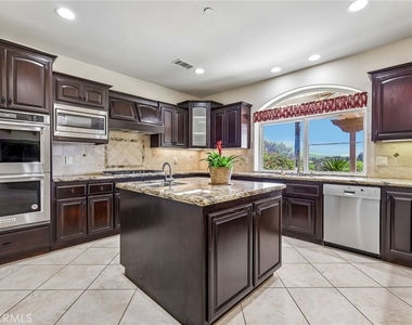 3676 Alta Vista - Photo Thumbnail 14