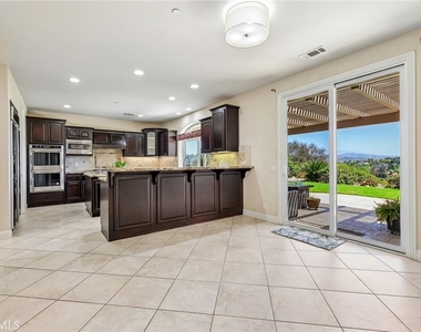 3676 Alta Vista - Photo Thumbnail 12