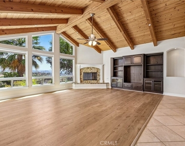 3676 Alta Vista - Photo Thumbnail 9