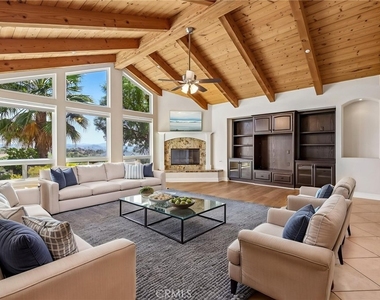 3676 Alta Vista - Photo Thumbnail 11