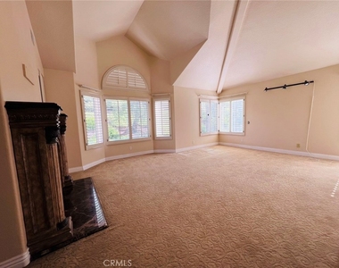 17 Halsey Avenue - Photo Thumbnail 16
