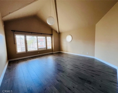 17 Halsey Avenue - Photo Thumbnail 22