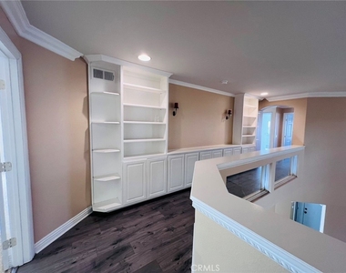 17 Halsey Avenue - Photo Thumbnail 15