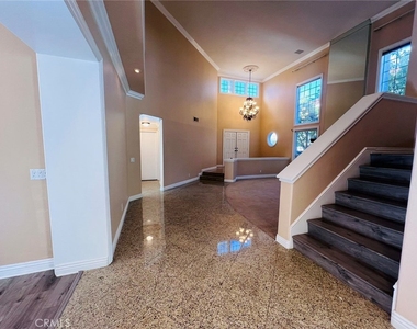 17 Halsey Avenue - Photo Thumbnail 4
