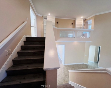 17 Halsey Avenue - Photo Thumbnail 14