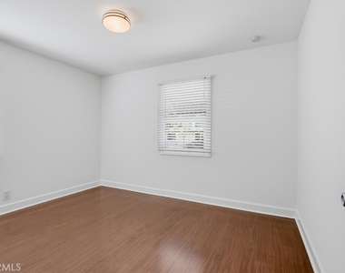 404 N Diana Place - Photo Thumbnail 13