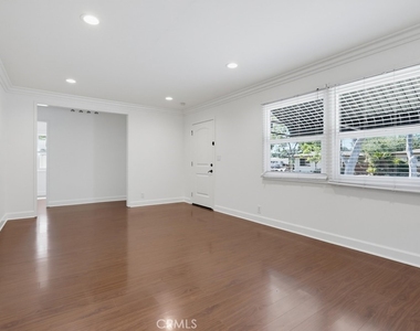 404 N Diana Place - Photo Thumbnail 4