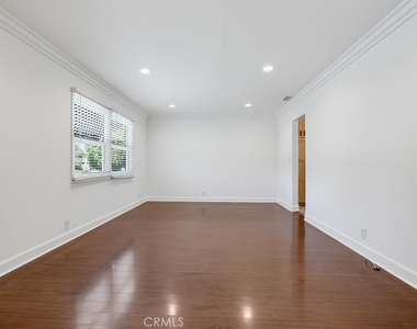 404 N Diana Place - Photo Thumbnail 3