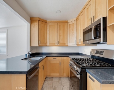 404 N Diana Place - Photo Thumbnail 7