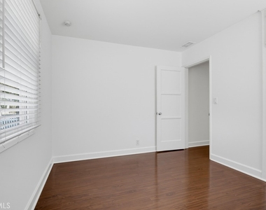 404 N Diana Place - Photo Thumbnail 15