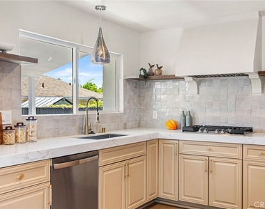 4922 Torida Way - Photo Thumbnail 21