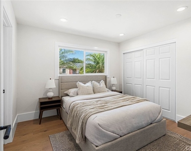 4922 Torida Way - Photo Thumbnail 36