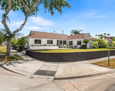4922 Torida Way - Photo Thumbnail 38