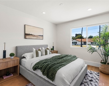 4922 Torida Way - Photo Thumbnail 34
