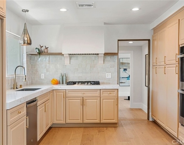 4922 Torida Way - Photo Thumbnail 26