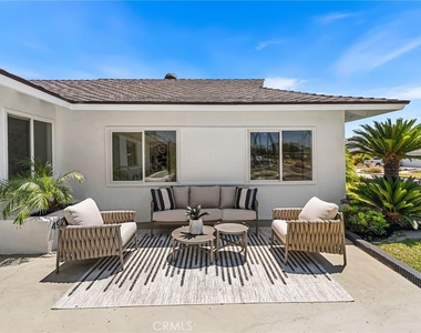 4922 Torida Way - Photo Thumbnail 2