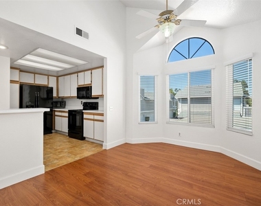63 Huntington - Photo Thumbnail 11