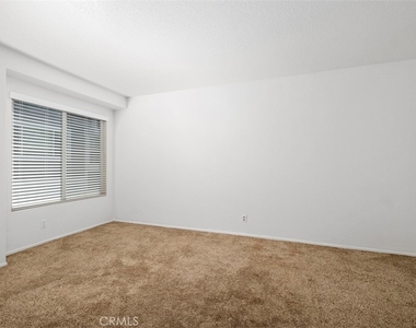 63 Huntington - Photo Thumbnail 16