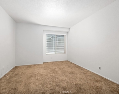 63 Huntington - Photo Thumbnail 17