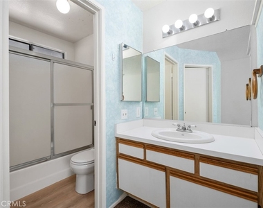 63 Huntington - Photo Thumbnail 18