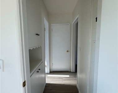 1312 1/2 W Valencia Drive - Photo Thumbnail 2