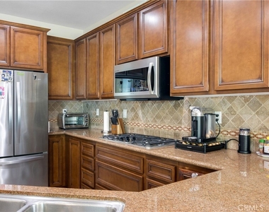 1609 Vista Luna - Photo Thumbnail 5