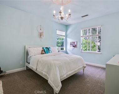 1609 Vista Luna - Photo Thumbnail 13